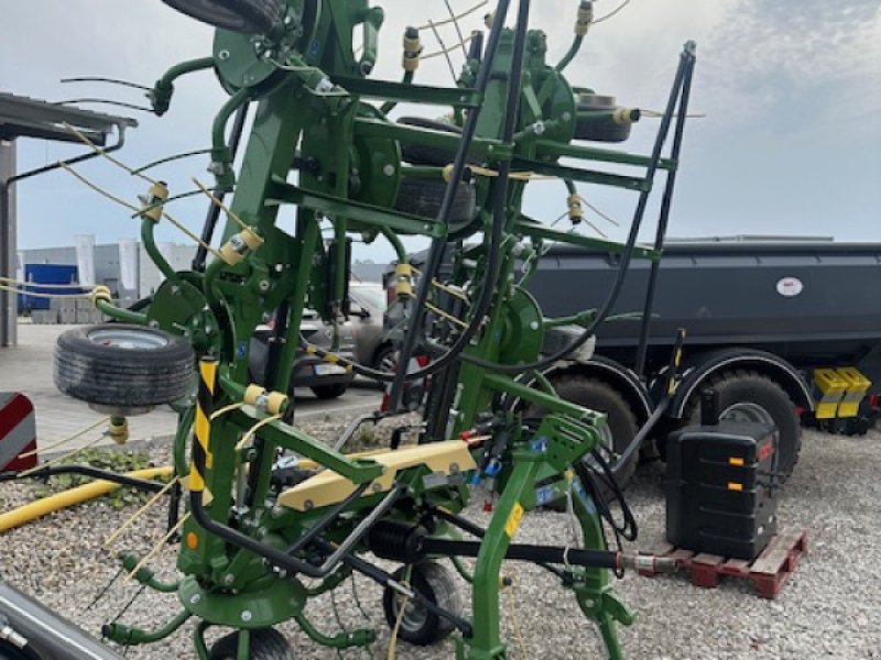 Kreiselheuer des Typs Krone Vendro 900, Neumaschine in Rain