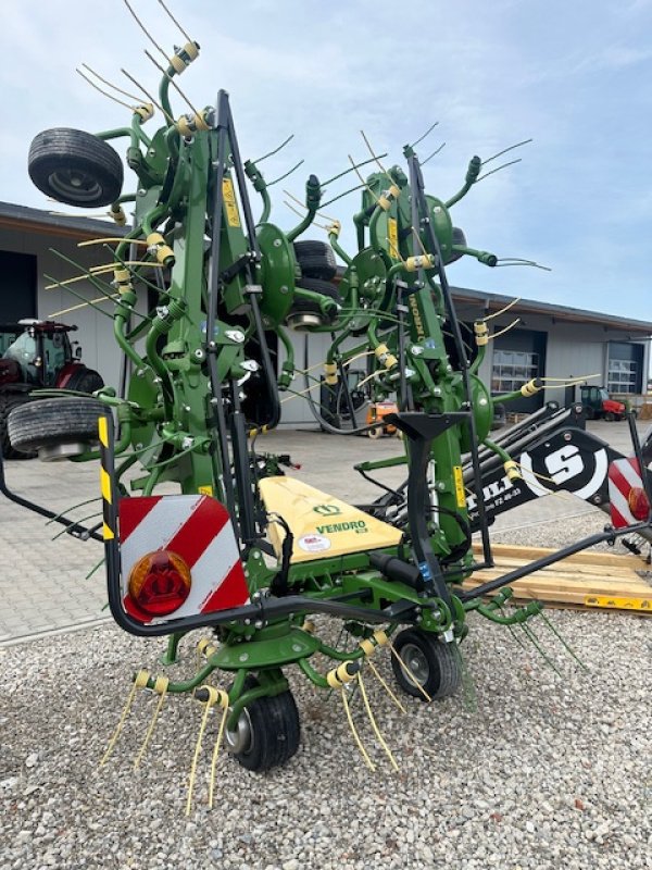 Kreiselheuer des Typs Krone Vendro 900, Neumaschine in Rain (Bild 3)