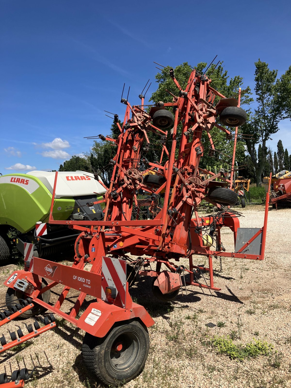 Kreiselheuer typu Kuhn FANEUSE KUHN 10601 TRAINEE, Gebrauchtmaschine v SAINT ANDIOL (Obrázek 9)