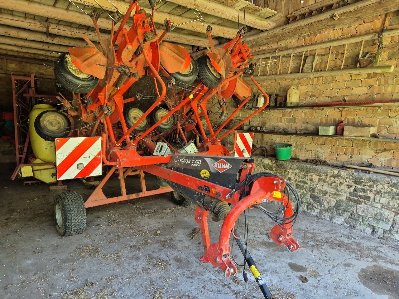 Kreiselheuer van het type Kuhn GF 10802 T, Gebrauchtmaschine in MANDRES-SUR-VAIR (Foto 2)