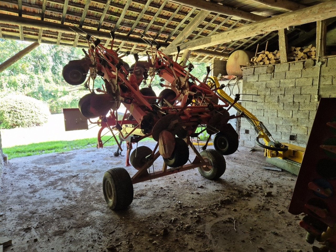 Kreiselheuer van het type Kuhn GF 10802 T, Gebrauchtmaschine in MANDRES-SUR-VAIR (Foto 3)