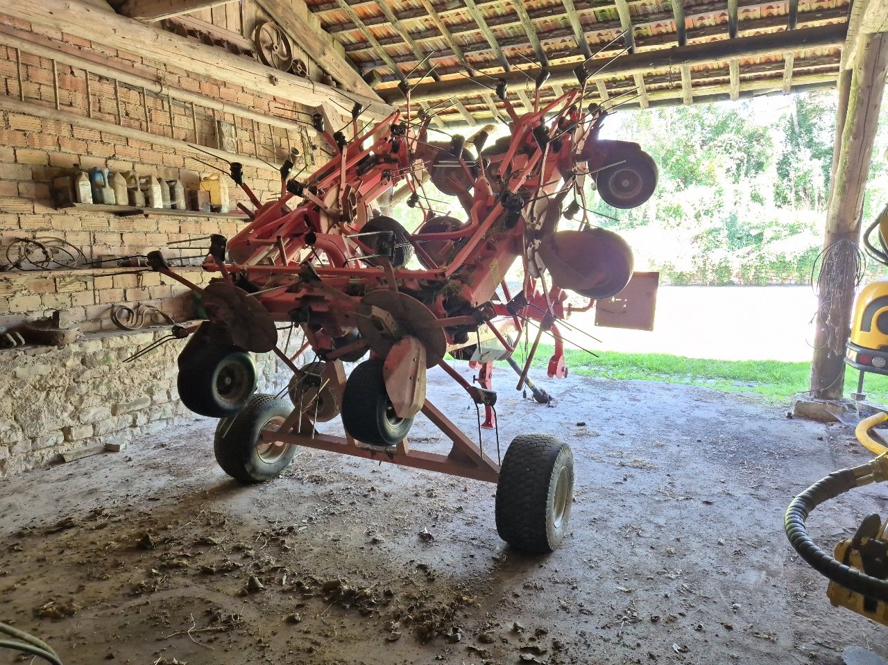 Kreiselheuer van het type Kuhn GF 10802 T, Gebrauchtmaschine in MANDRES-SUR-VAIR (Foto 4)