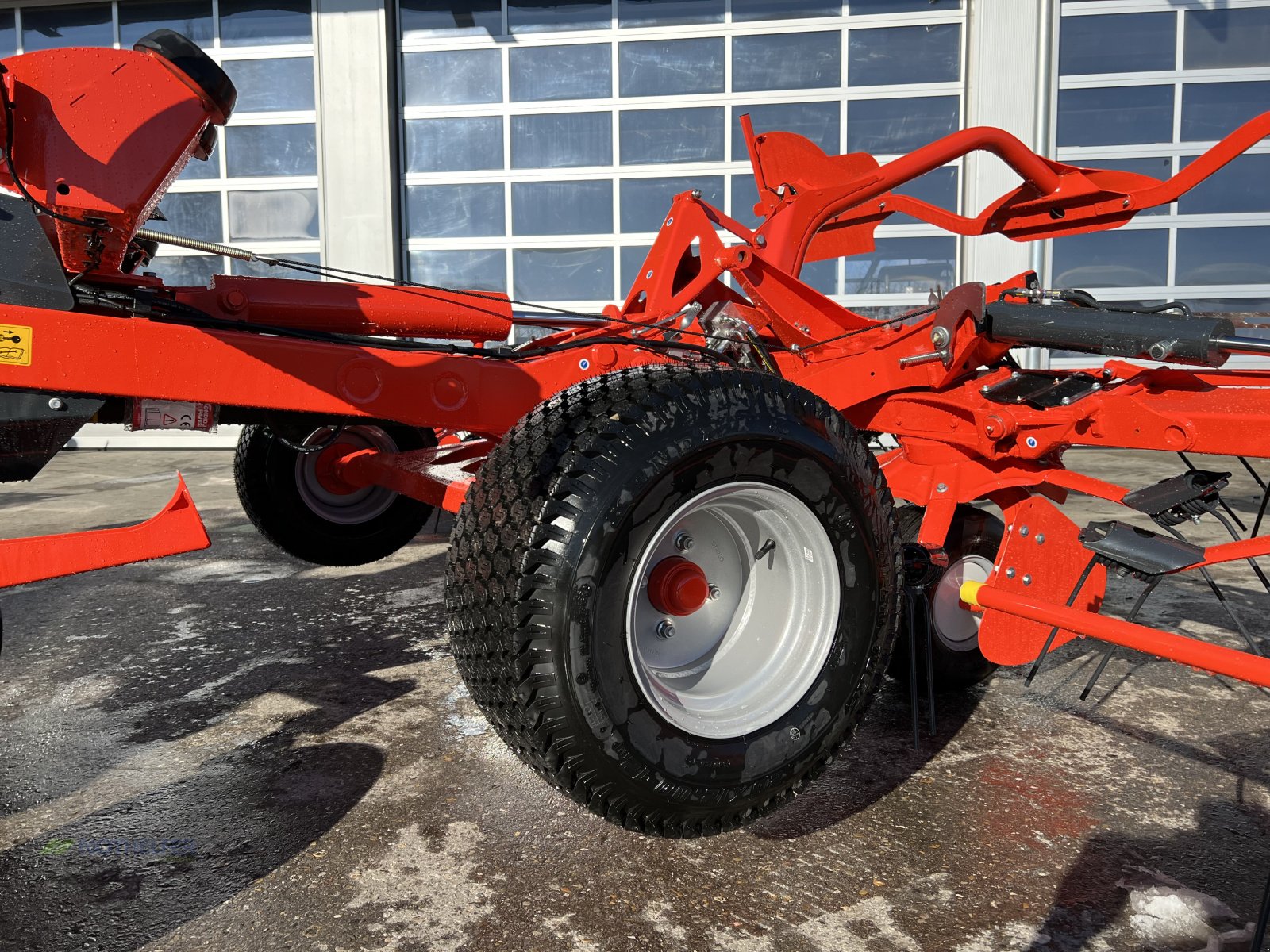 Kreiselheuer van het type Kuhn GF 10803 T, Neumaschine in Pforzen (Foto 9)