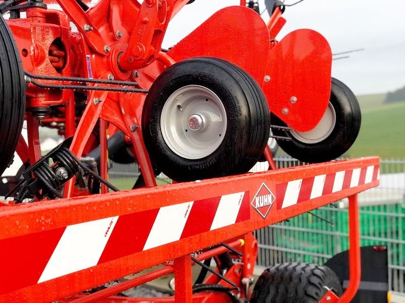 Kreiselheuer Türe ait Kuhn GF 13003 T Kreiselheuer, Neumaschine içinde St. Marienkirchen (resim 10)