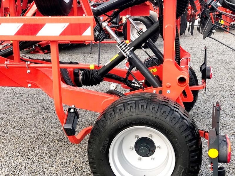 Kreiselheuer del tipo Kuhn GF 13003 T Kreiselheuer, Neumaschine en St. Marienkirchen (Imagen 7)