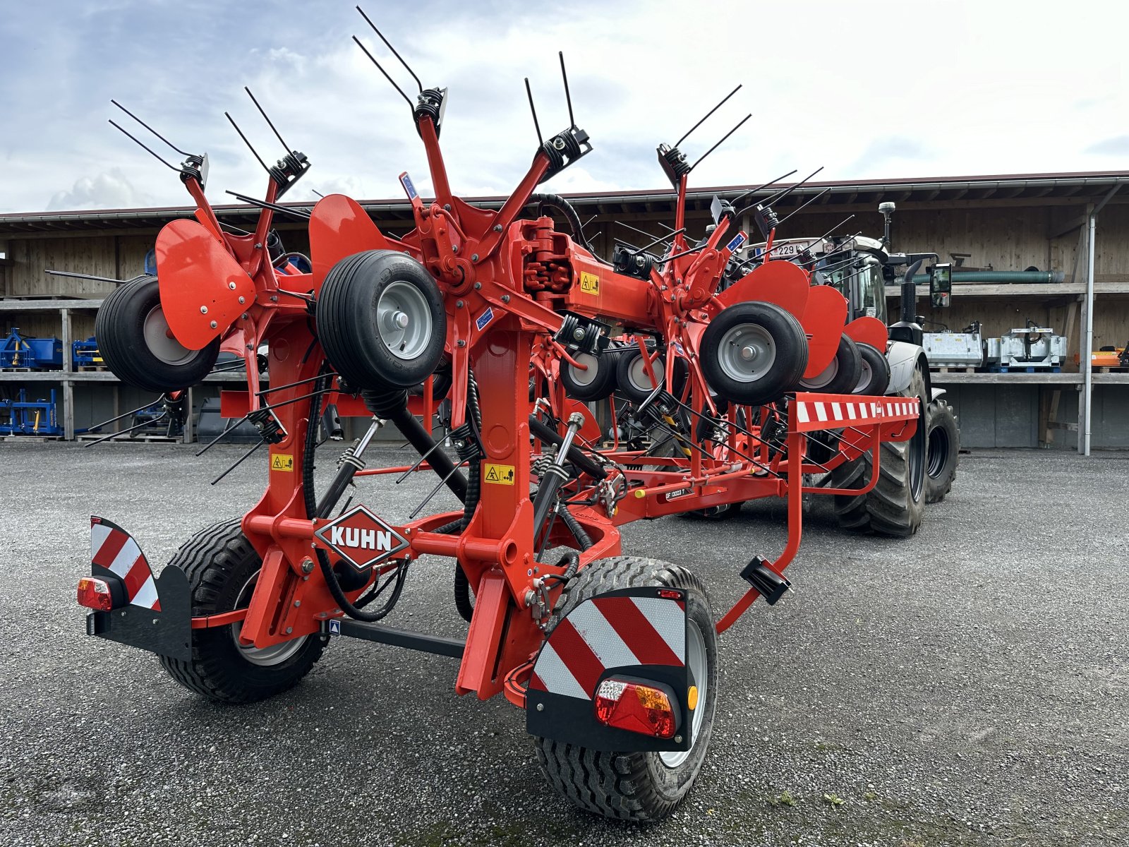 Kreiselheuer of the type Kuhn GF 13003 T, Neumaschine in Rankweil (Picture 12)