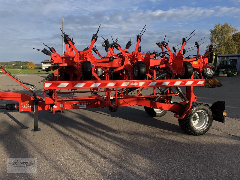 Kreiselheuer del tipo Kuhn GF 13003 T, Neumaschine In Altusried-Kimratshofen