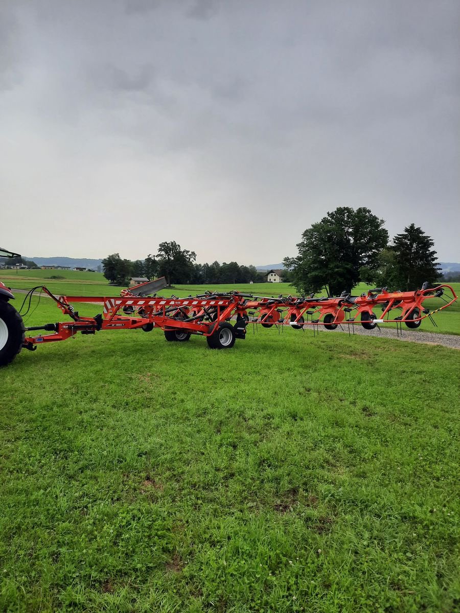 Kreiselheuer del tipo Kuhn GF 13003 T, Neumaschine In Berndorf (Immagine 4)