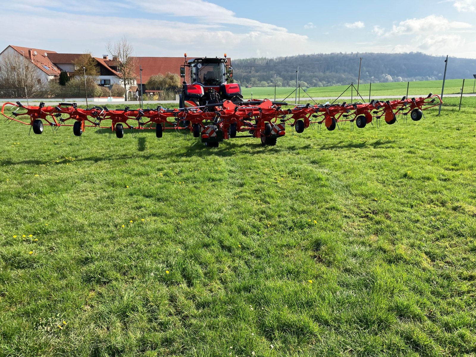 Kreiselheuer van het type Kuhn GF 13003T Giroheuer, Neumaschine in Trendelburg (Foto 2)