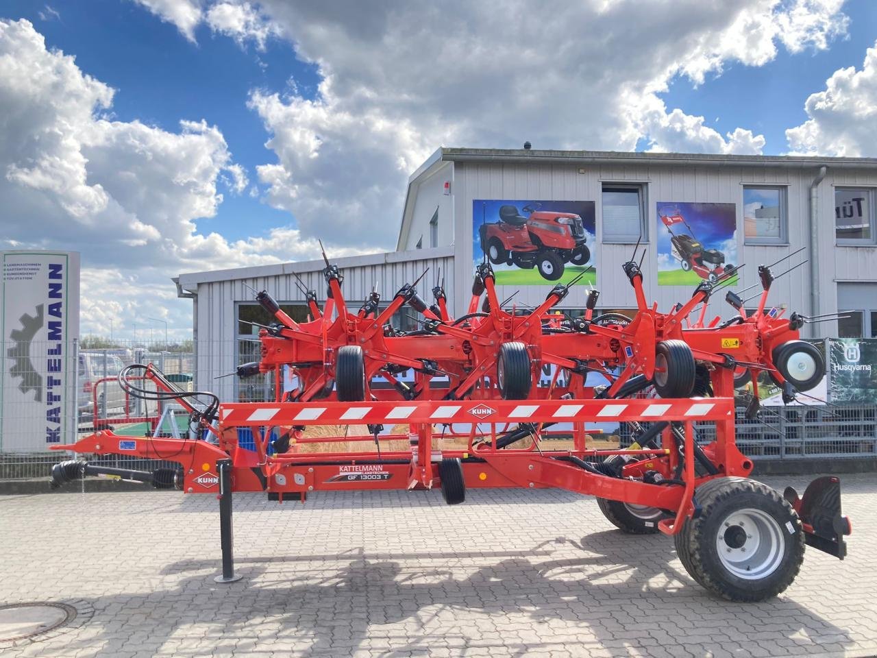 Kreiselheuer des Typs Kuhn GF 13003T, Gebrauchtmaschine in Stuhr (Bild 1)