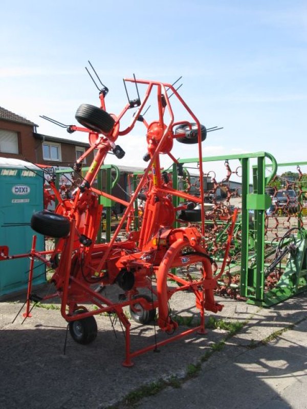 Kreiselheuer del tipo Kuhn GF 582 + 642, Neumaschine In Nieheim Kreis Höxter (Immagine 1)