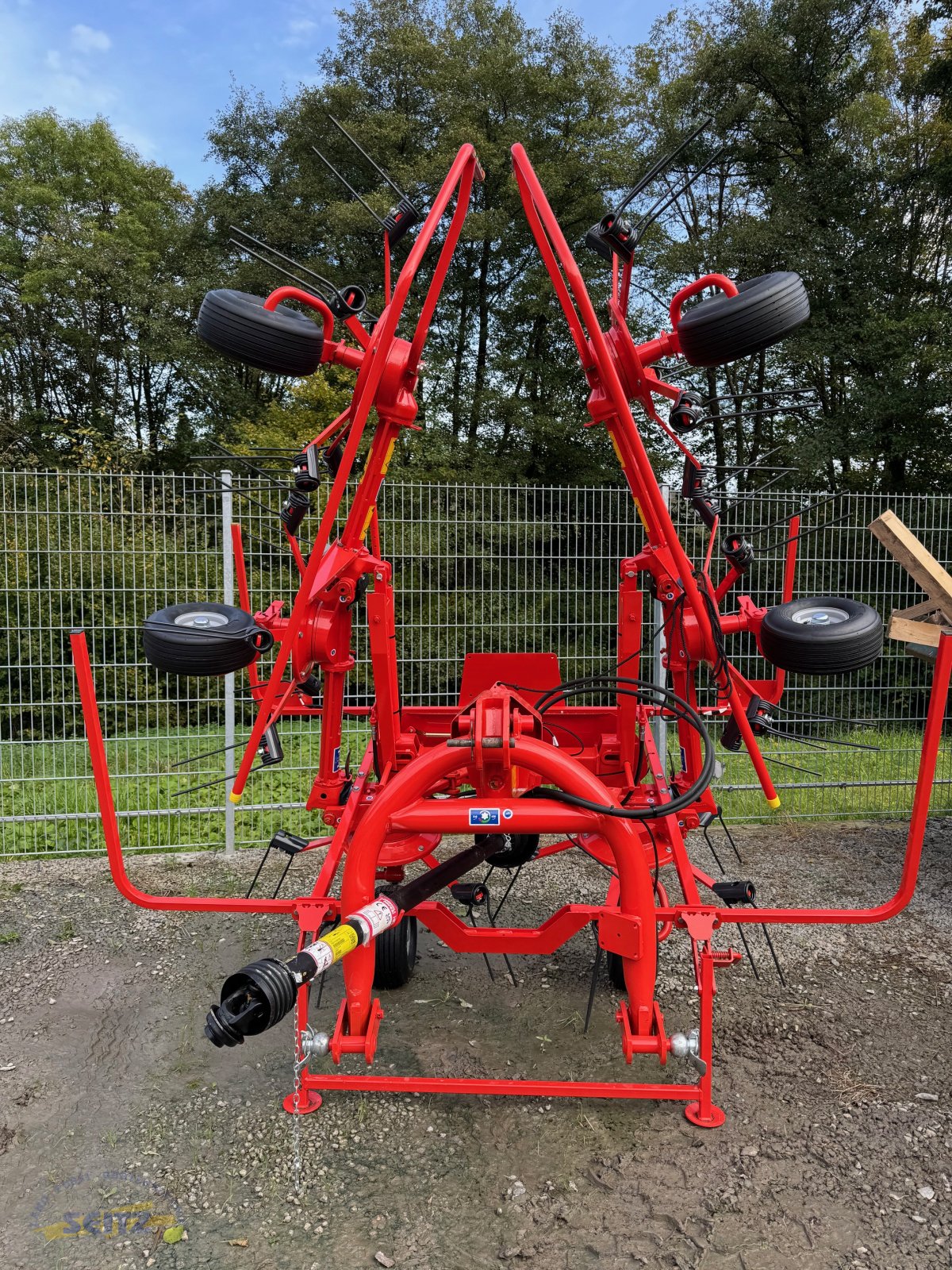 Kreiselheuer van het type Kuhn GF 582, Neumaschine in Lindenfels-Glattbach (Foto 2)