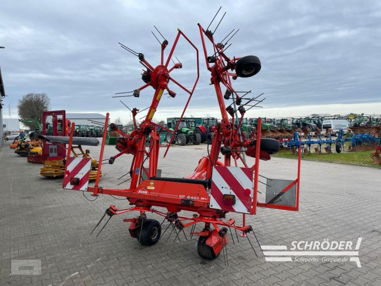 Kreiselheuer del tipo Kuhn GF 6401 MH, Gebrauchtmaschine In Wildeshausen (Immagine 3)