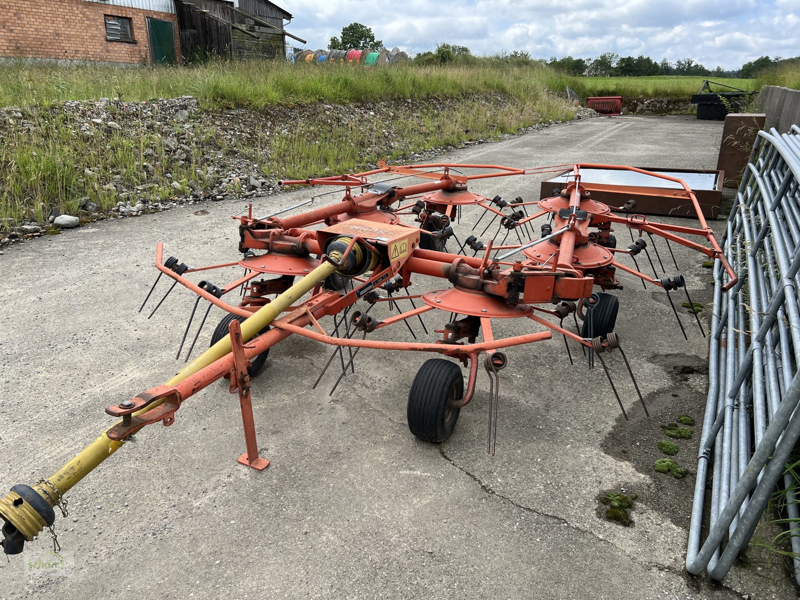 Kreiselheuer of the type Kuhn GF 7001 T Digidrive - 6-er Kreiselheuer, Gebrauchtmaschine in Amtzell (Picture 3)