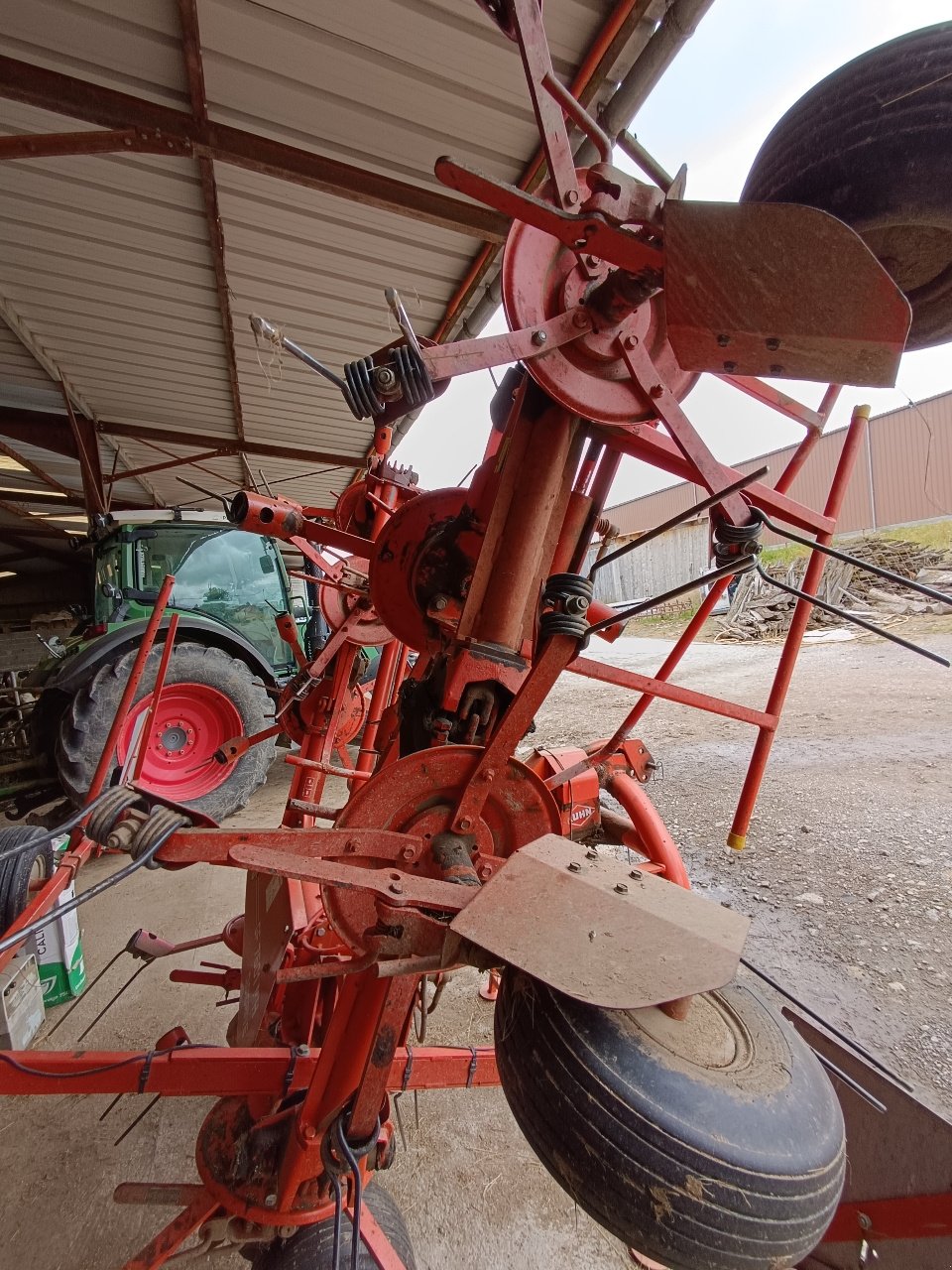 Kreiselheuer del tipo Kuhn Gf 7601 MH, Gebrauchtmaschine In MANDRES-SUR-VAIR (Immagine 8)