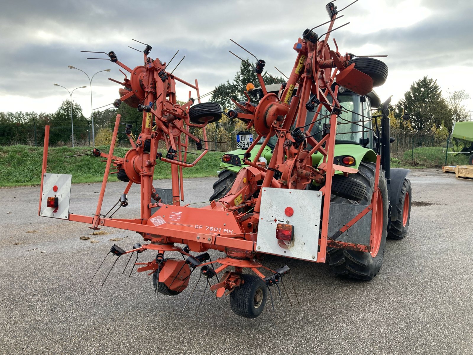 Kreiselheuer van het type Kuhn GF 7601 MH, Gebrauchtmaschine in VAROIS & CHAIGNOT (Foto 4)