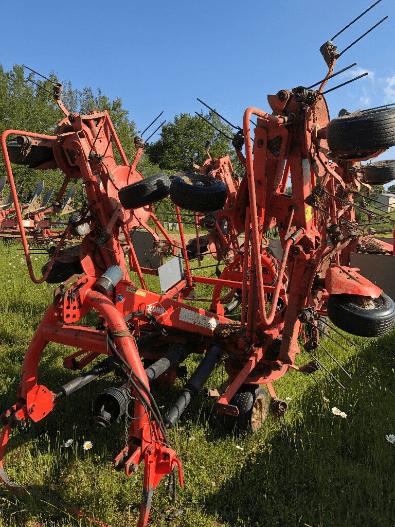 Kreiselheuer van het type Kuhn GF 7702, Gebrauchtmaschine in ST CLEMENT DE LA PLACE (Foto 2)