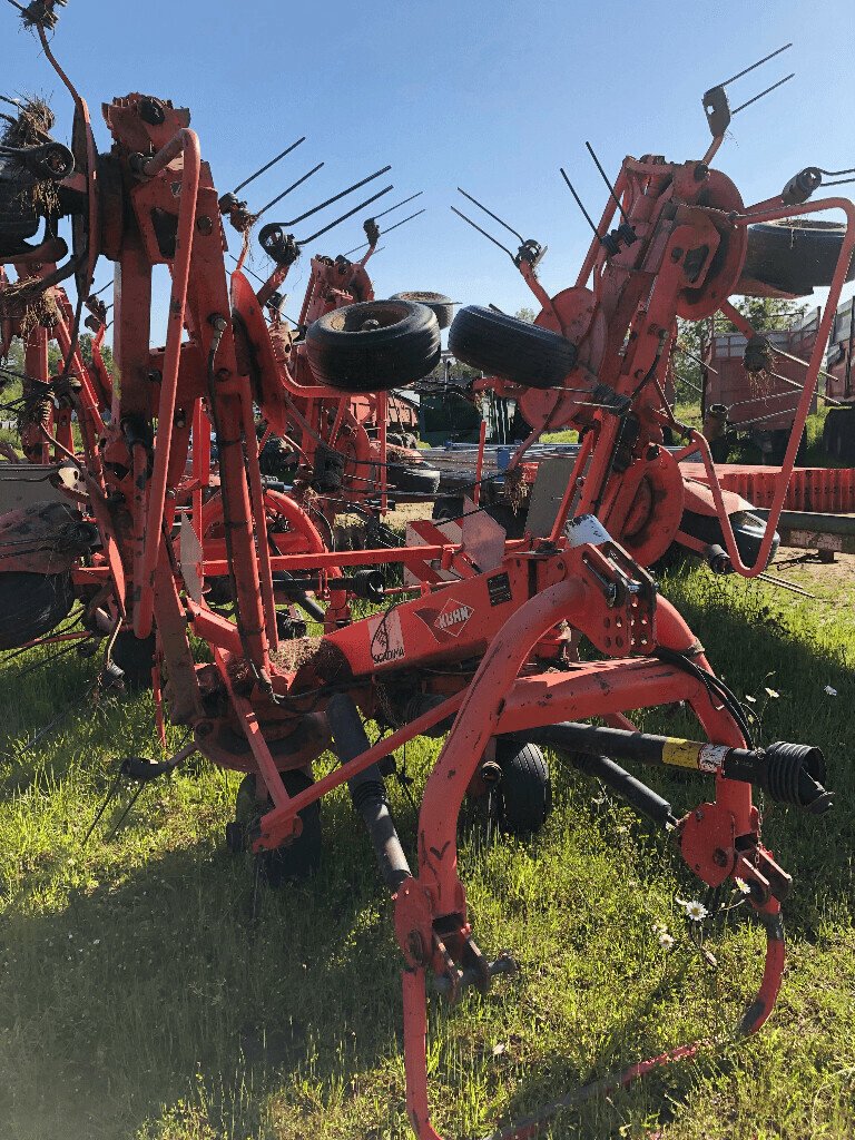 Kreiselheuer van het type Kuhn GF 7702, Gebrauchtmaschine in ST CLEMENT DE LA PLACE (Foto 1)