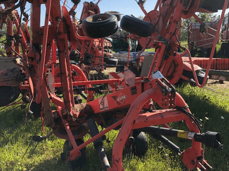 Kreiselheuer del tipo Kuhn GF 7702, Gebrauchtmaschine en ST CLEMENT DE LA PLACE (Imagen 1)