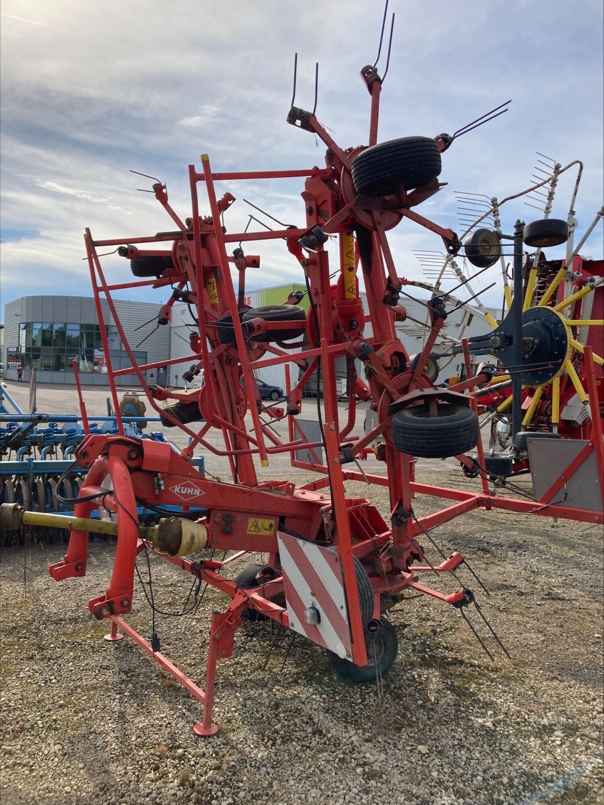 Kreiselheuer van het type Kuhn GF 8501 MH, Gebrauchtmaschine in CHEMINOT (Foto 2)