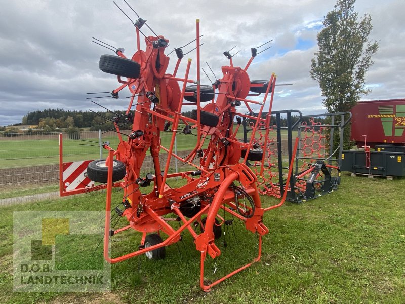 Kreiselheuer van het type Kuhn GF 8700, Neumaschine in Lauterhofen (Foto 1)