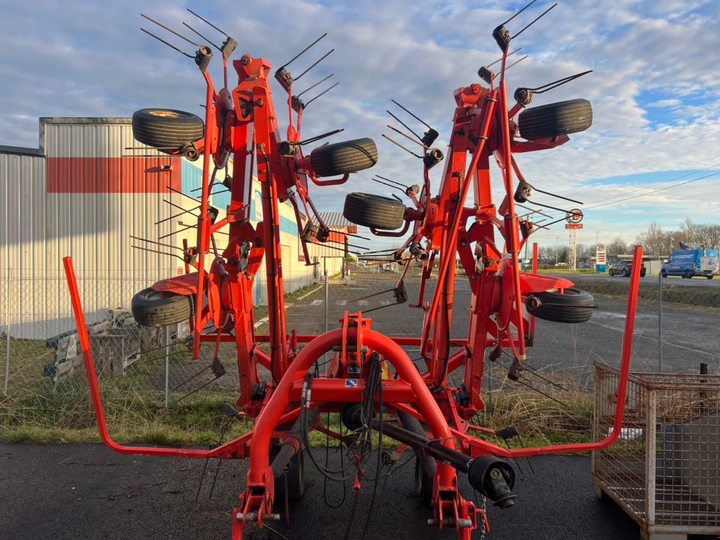 Kreiselheuer del tipo Kuhn GF 8702 MH, Gebrauchtmaschine In ORLEIX (Immagine 2)