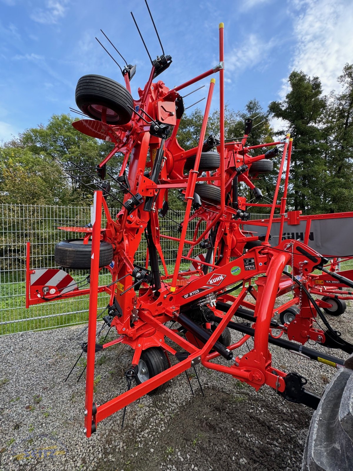 Kreiselheuer van het type Kuhn GF 8703, Neumaschine in Lindenfels-Glattbach (Foto 1)