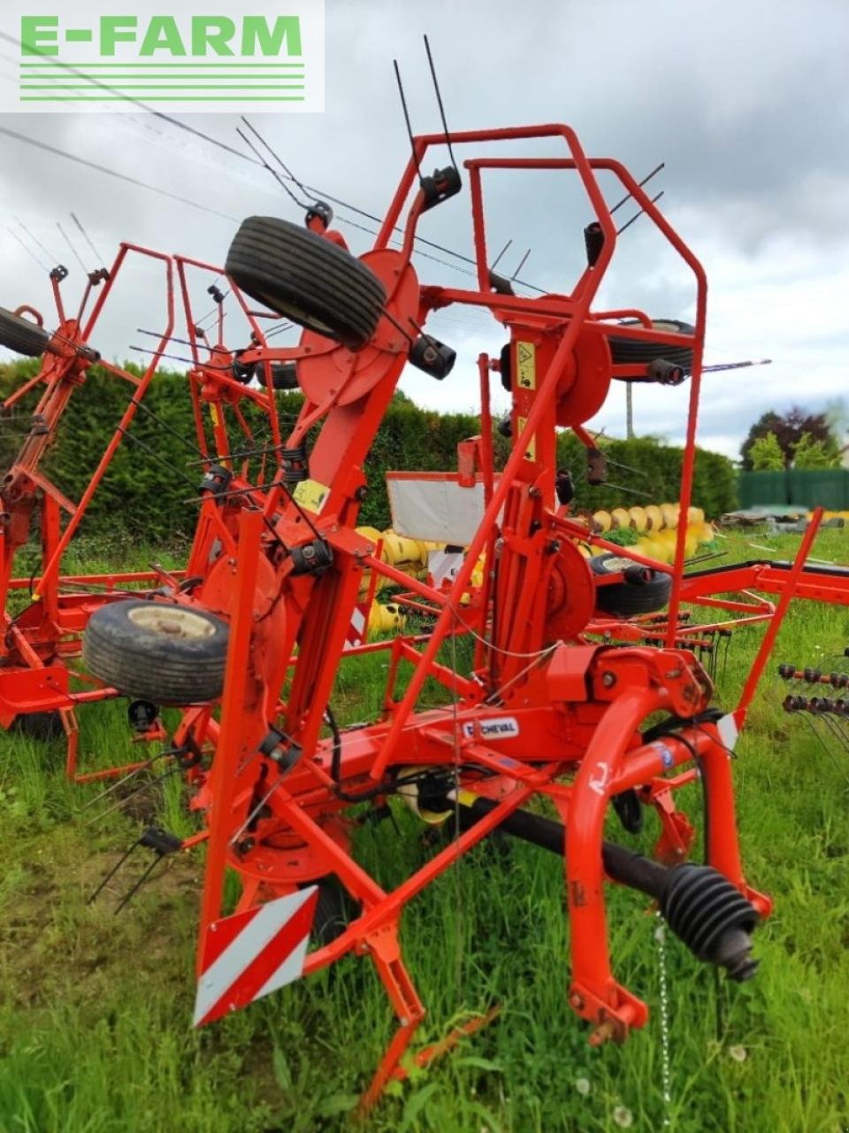 Kreiselheuer от тип Kuhn gf5902, Gebrauchtmaschine в CHAUVONCOURT (Снимка 7)