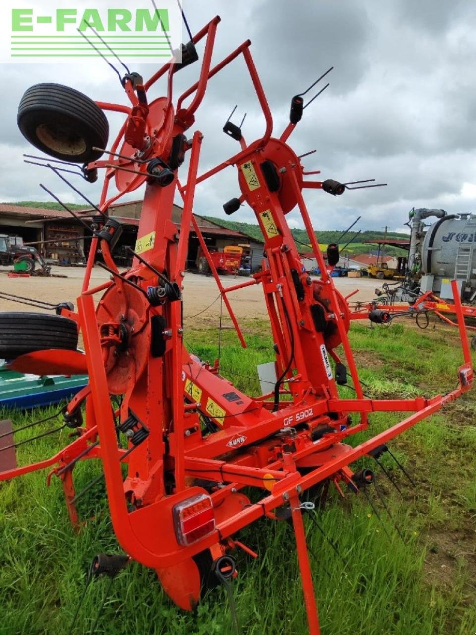 Kreiselheuer от тип Kuhn gf5902, Gebrauchtmaschine в CHAUVONCOURT (Снимка 8)