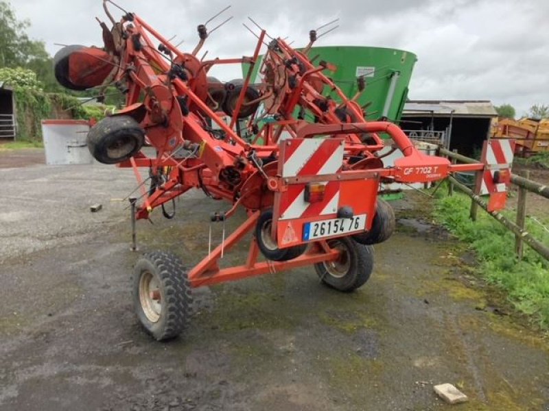 Kreiselheuer tipa Kuhn GF7702, Gebrauchtmaschine u les hayons (Slika 4)