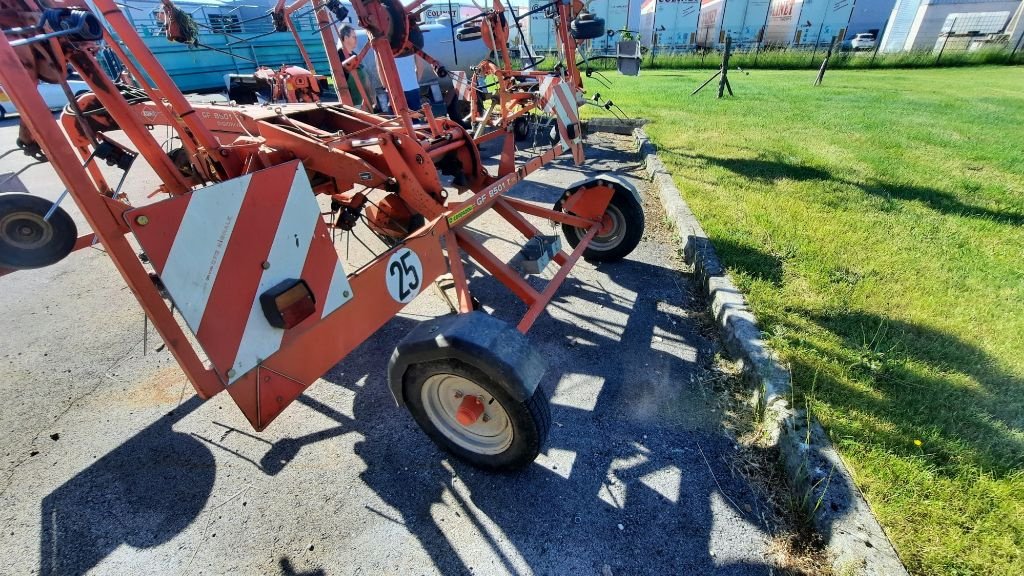 Kreiselheuer van het type Kuhn GF8501T, Gebrauchtmaschine in CHEMAUDIN ET VAUX (Foto 4)