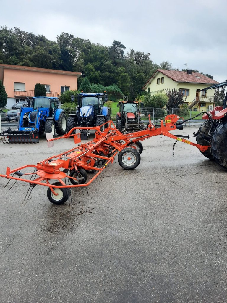 Kreiselheuer del tipo Kuhn Gf8702T, Gebrauchtmaschine In Lérouville (Immagine 1)