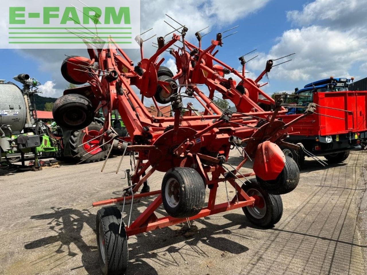 Kreiselheuer van het type Kuhn gf8702t, Gebrauchtmaschine in CHAUVONCOURT (Foto 4)