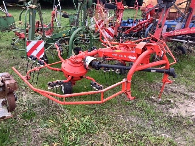 Kreiselheuer del tipo Kuhn GRS25, Gebrauchtmaschine en les hayons (Imagen 2)