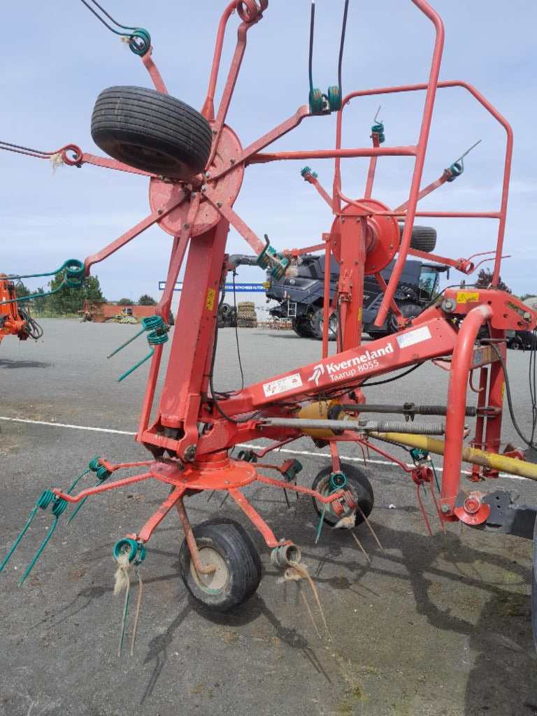 Kreiselheuer des Typs Kverneland TAARUP 8055, Gebrauchtmaschine in STE GEMME LA PLAINE (Bild 3)