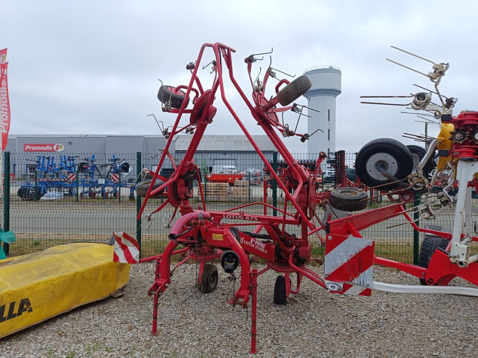 Kreiselheuer a típus Lely LOTUS 675 ASW, Gebrauchtmaschine ekkor: Le Horps (Kép 1)