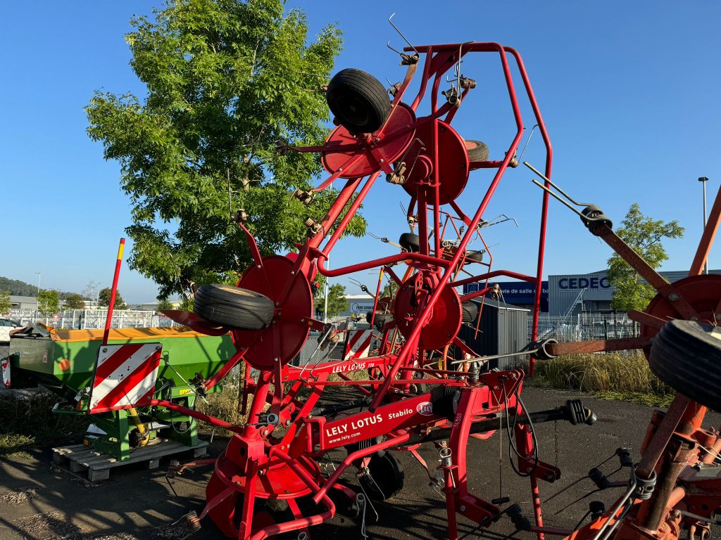 Kreiselheuer du type Lely LOTUS 770  ( DESTOCKAGE ), Gebrauchtmaschine en SAINT FLOUR (Photo 2)