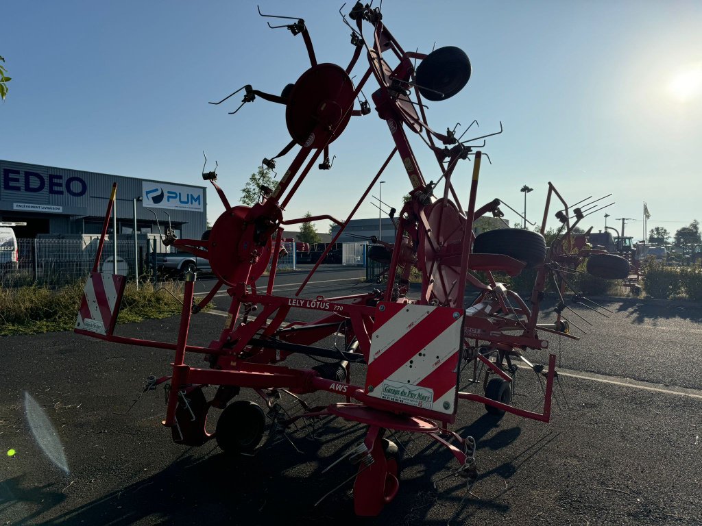 Kreiselheuer of the type Lely LOTUS 770  ( DESTOCKAGE ), Gebrauchtmaschine in SAINT FLOUR (Picture 4)