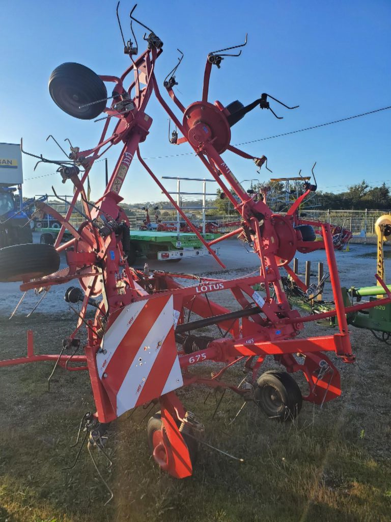 Kreiselheuer des Typs Lely LOTUS STABILO 675, Gebrauchtmaschine in Montauban (Bild 3)