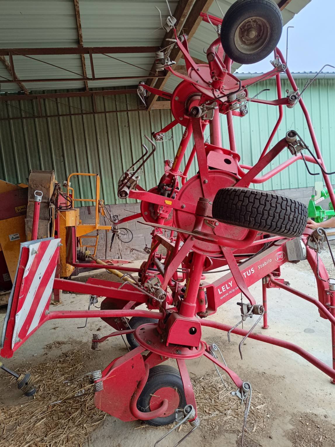 Kreiselheuer of the type Lely Stabilo 675, Gebrauchtmaschine in Montenay (Picture 2)