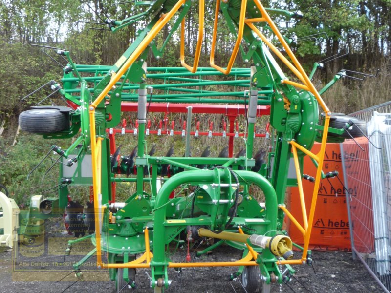 Kreiselheuer van het type Malone Kreiselwender, Heuwender Tedd Air 840, Neumaschine in Pfarrweisach (Foto 1)