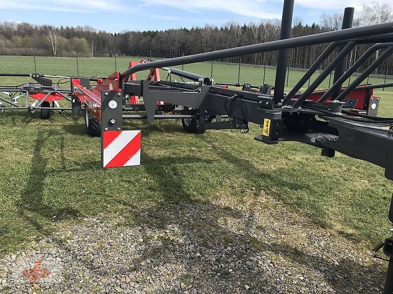 Kreiselheuer des Typs Massey Ferguson MF TD 1310 X TRC / Lotus 1250 Profi, Neumaschine in Oederan (Bild 14)