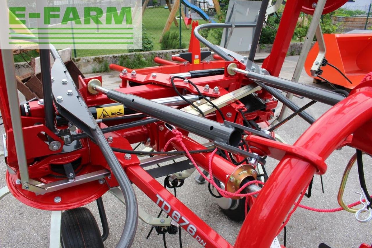 Kreiselheuer des Typs Massey Ferguson td 676 dn, Gebrauchtmaschine in RANDEGG (Bild 9)