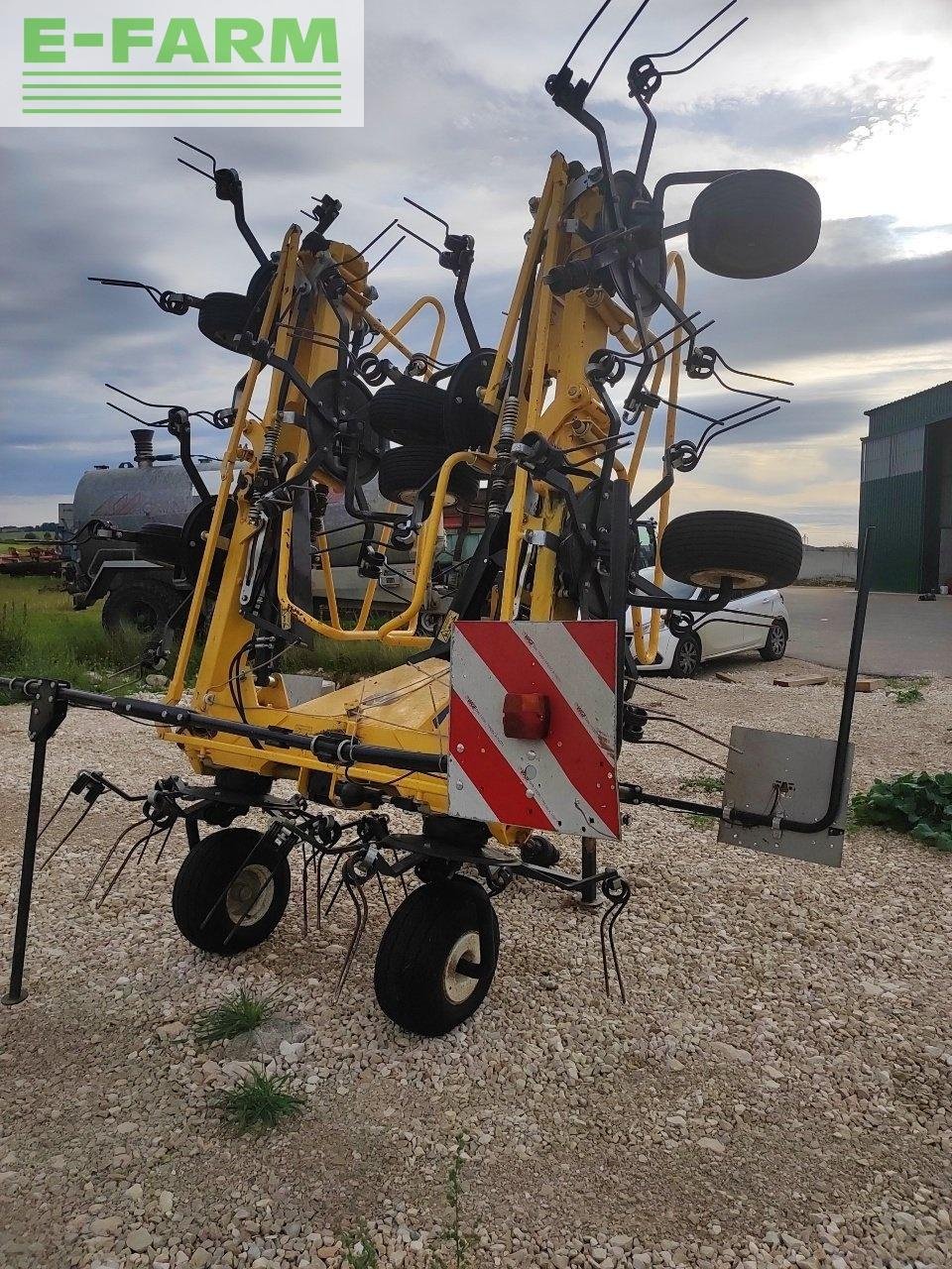 Kreiselheuer van het type New Holland proted 880, Gebrauchtmaschine in CHAUVONCOURT (Foto 5)