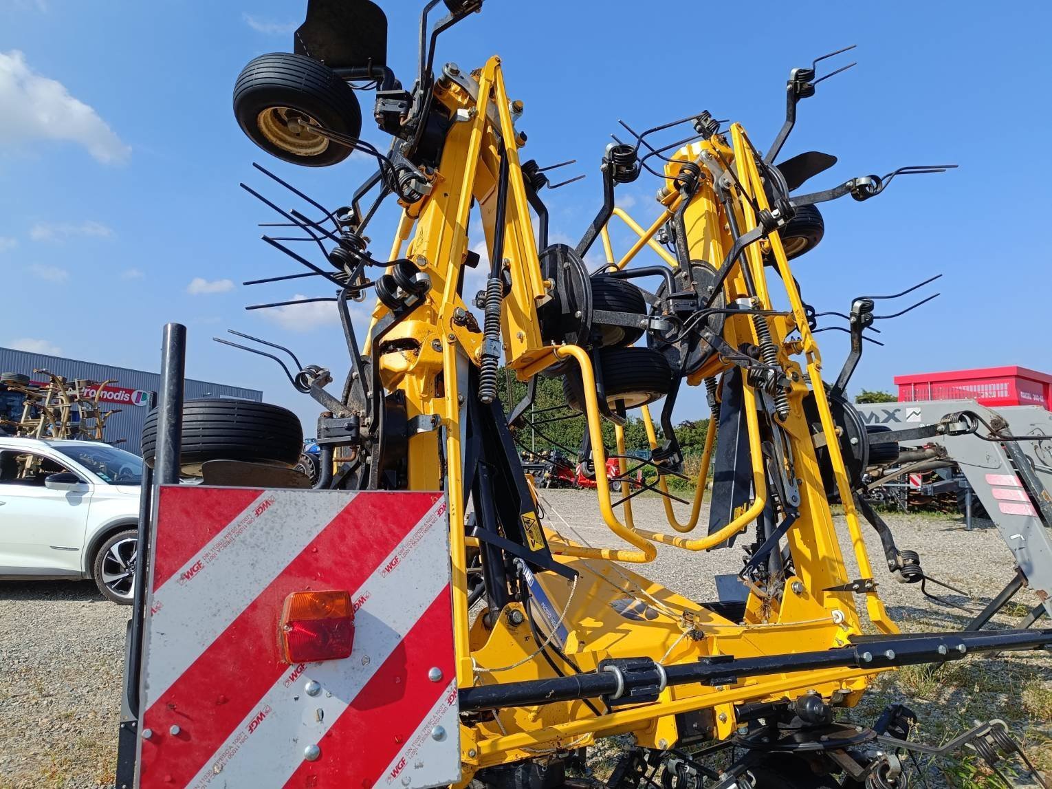 Kreiselheuer van het type New Holland PROTED880, Gebrauchtmaschine in Laval (Foto 2)