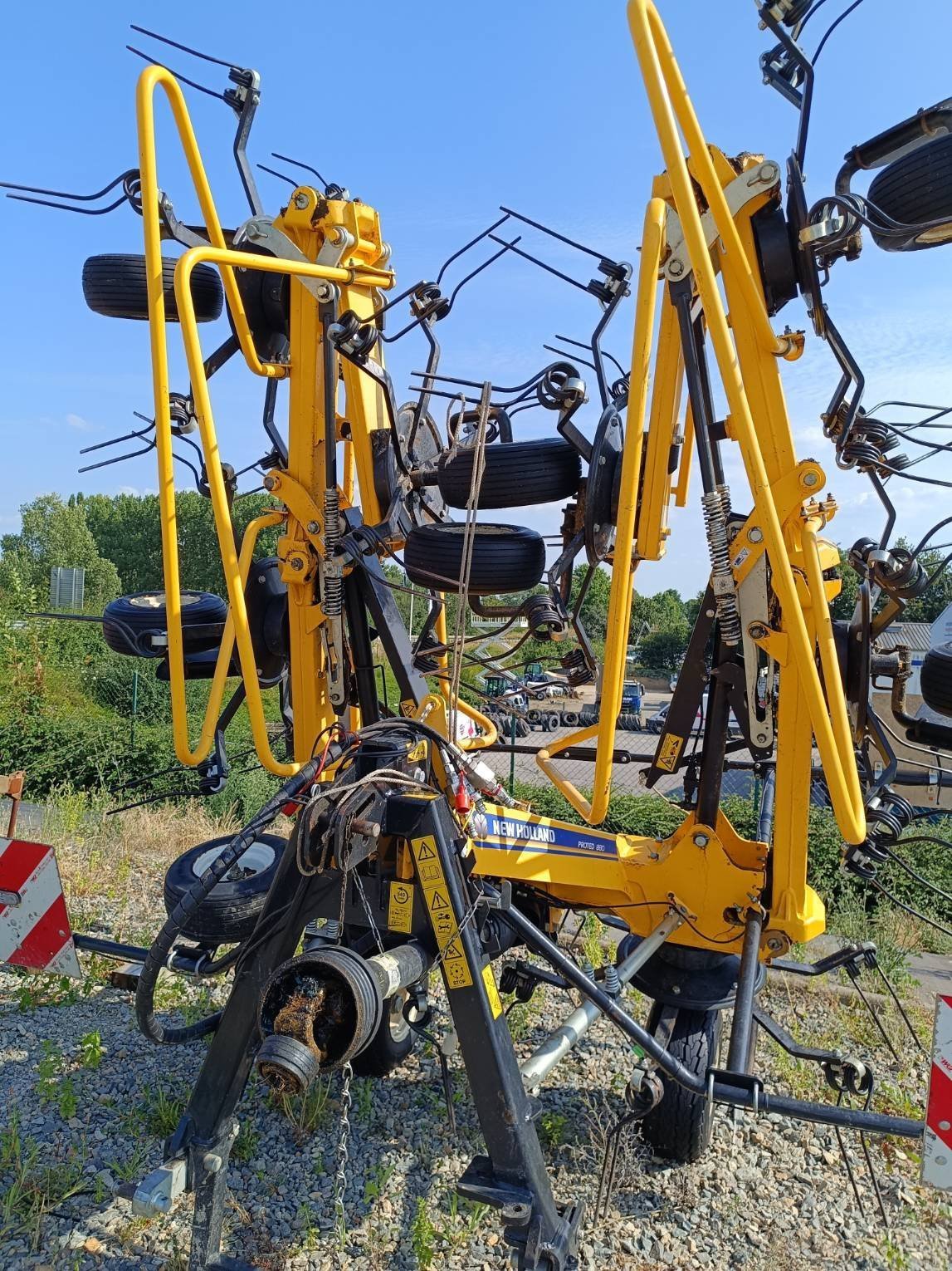 Kreiselheuer του τύπου New Holland PROTED880, Gebrauchtmaschine σε Laval (Φωτογραφία 1)