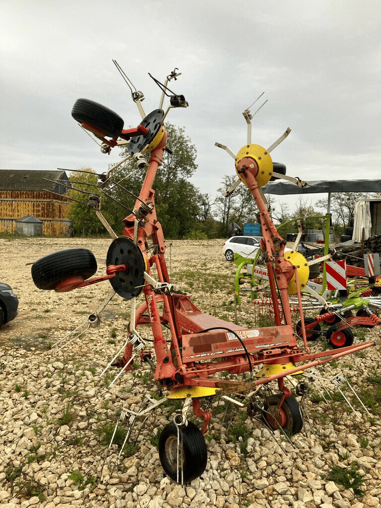 Kreiselheuer des Typs Pöttinger FANEUSE POTTINGER EUROHIT 690, Gebrauchtmaschine in VAROIS & CHAIGNOT (Bild 2)