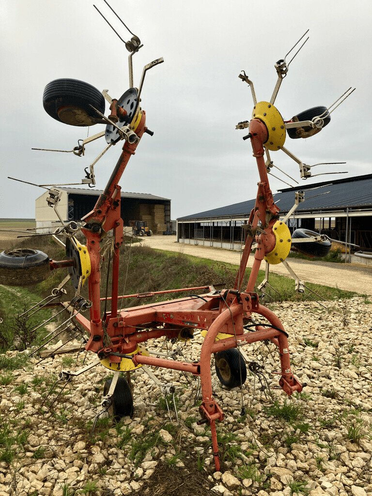 Kreiselheuer van het type Pöttinger FANEUSE POTTINGER EUROHIT 690, Gebrauchtmaschine in VAROIS & CHAIGNOT (Foto 4)