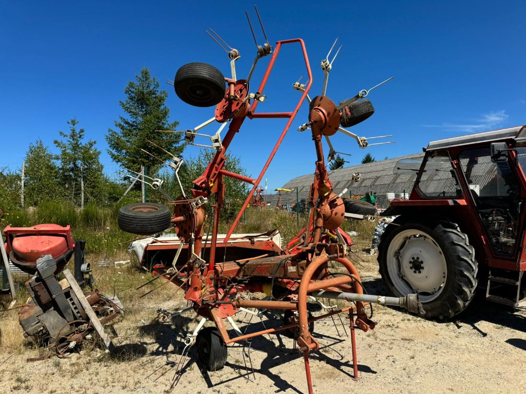 Kreiselheuer du type Pöttinger HIT 69 NZ, Gebrauchtmaschine en MEYMAC (Photo 1)