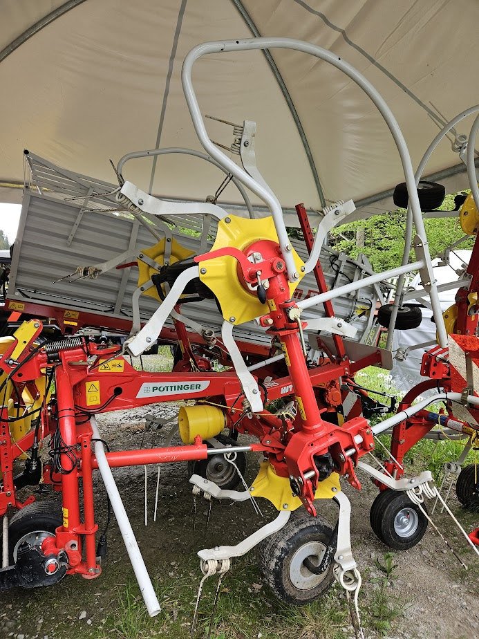 Kreiselheuer tip Pöttinger Sonstiges, Gebrauchtmaschine in Gstaad/BE (Poză 1)